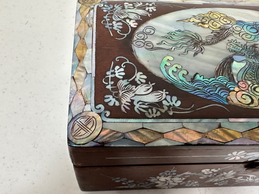 Vintage Chinese Inlaid Mother Of Pearl Dragon Box With Foreign Coins (See Photos) 5.75W X 3.25D X 2H [Photo 4]