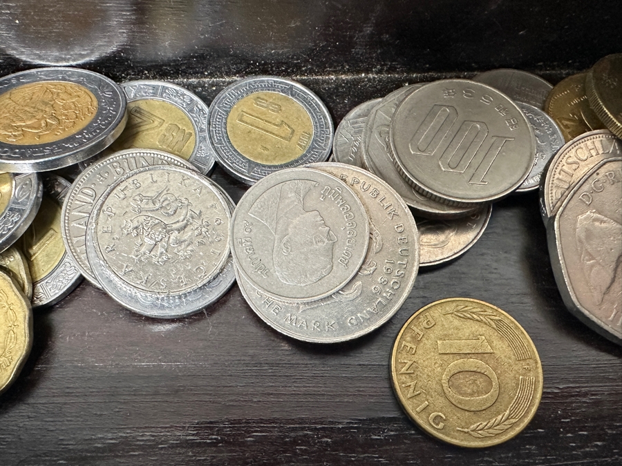 Vintage Chinese Inlaid Mother Of Pearl Dragon Box With Foreign Coins (See Photos) 5.75W X 3.25D X 2H [Photo 12]