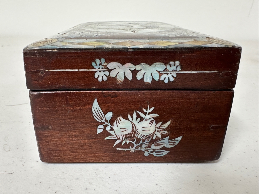 Vintage Chinese Inlaid Mother Of Pearl Dragon Box With Foreign Coins (See Photos) 5.75W X 3.25D X 2H [Photo 6]