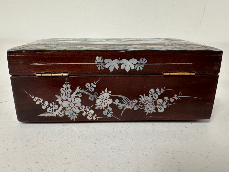 Vintage Chinese Inlaid Mother Of Pearl Dragon Box With Foreign Coins (See Photos) 5.75W X 3.25D X 2H [Photo 7]