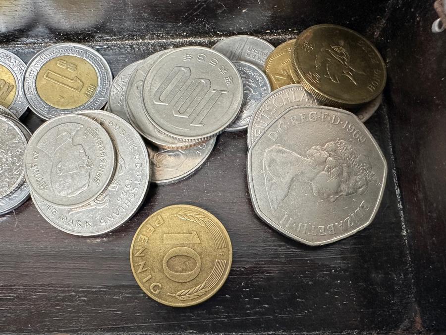 Vintage Chinese Inlaid Mother Of Pearl Dragon Box With Foreign Coins (See Photos) 5.75W X 3.25D X 2H [Photo 11]