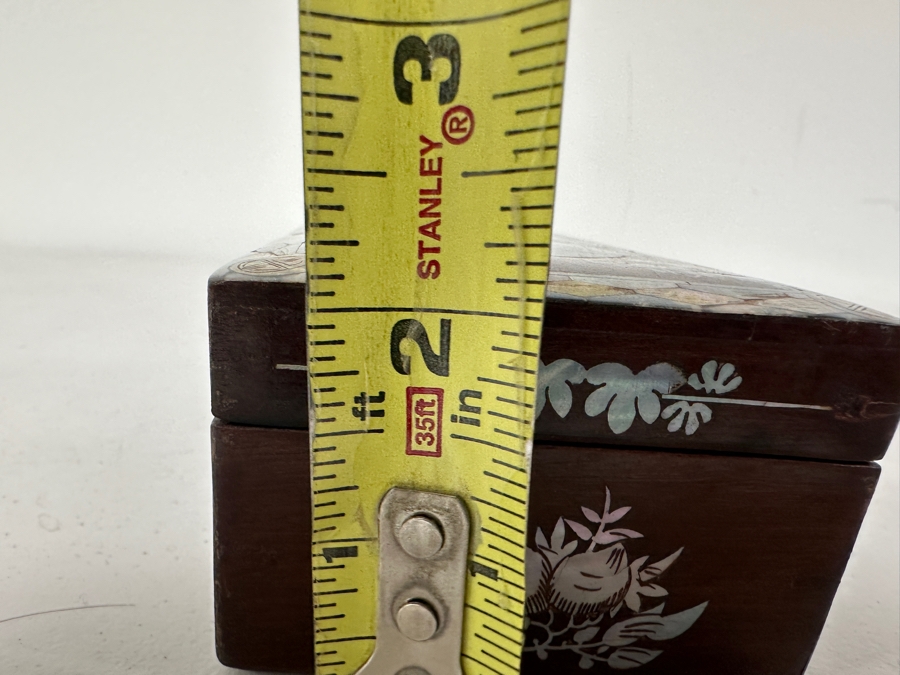 Vintage Chinese Inlaid Mother Of Pearl Dragon Box With Foreign Coins (See Photos) 5.75W X 3.25D X 2H [Photo 15]