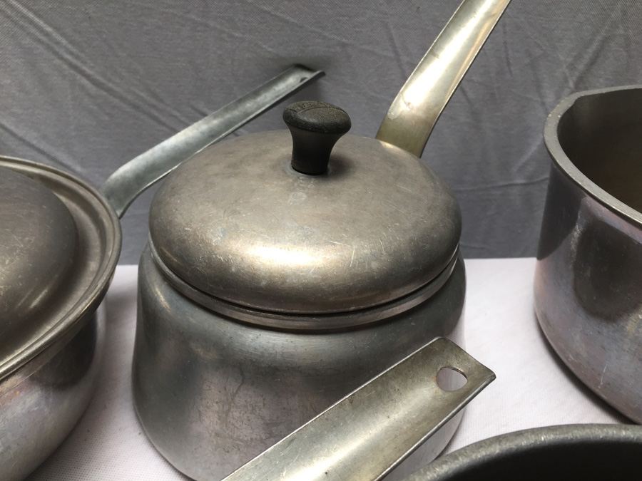 Vintage Aluminum Pot Lot Including Wagner Ware [Photo 4]