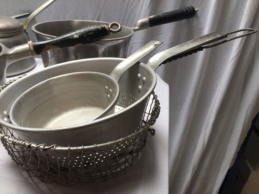 Vintage Aluminum Pot Lot Including Wagner Ware [Photo 7]