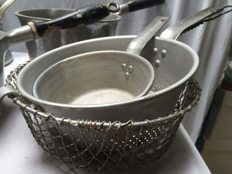 Vintage Aluminum Pot Lot Including Wagner Ware [Photo 6]