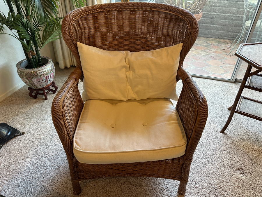 Woven Wicker Chair with Cushions 30'W x 26'D x 36'H