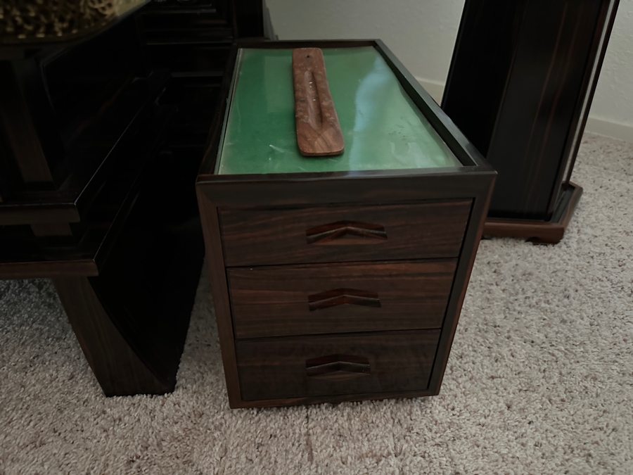 Japanese Butsudan Buddhist Altar 39W X 28D X 70H With Vases And Accessories - See Photos - Estimate $5,000+ [Photo 14]