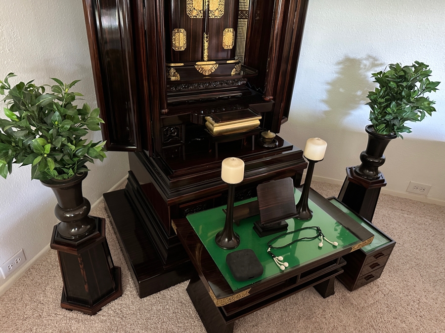 Japanese Butsudan Buddhist Altar 39W X 28D X 70H With Vases And Accessories - See Photos - Estimate $5,000+ [Photo 5]