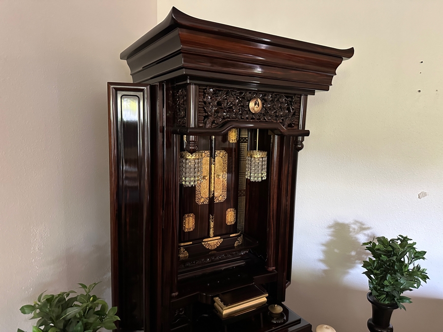 Japanese Butsudan Buddhist Altar 39W X 28D X 70H With Vases And Accessories - See Photos - Estimate $5,000+ [Photo 4]