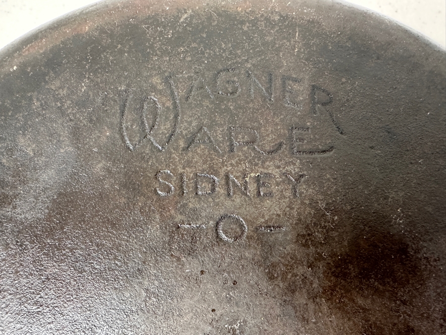 Wagner Ware 11' Cast Iron Skillet  [Photo 3]