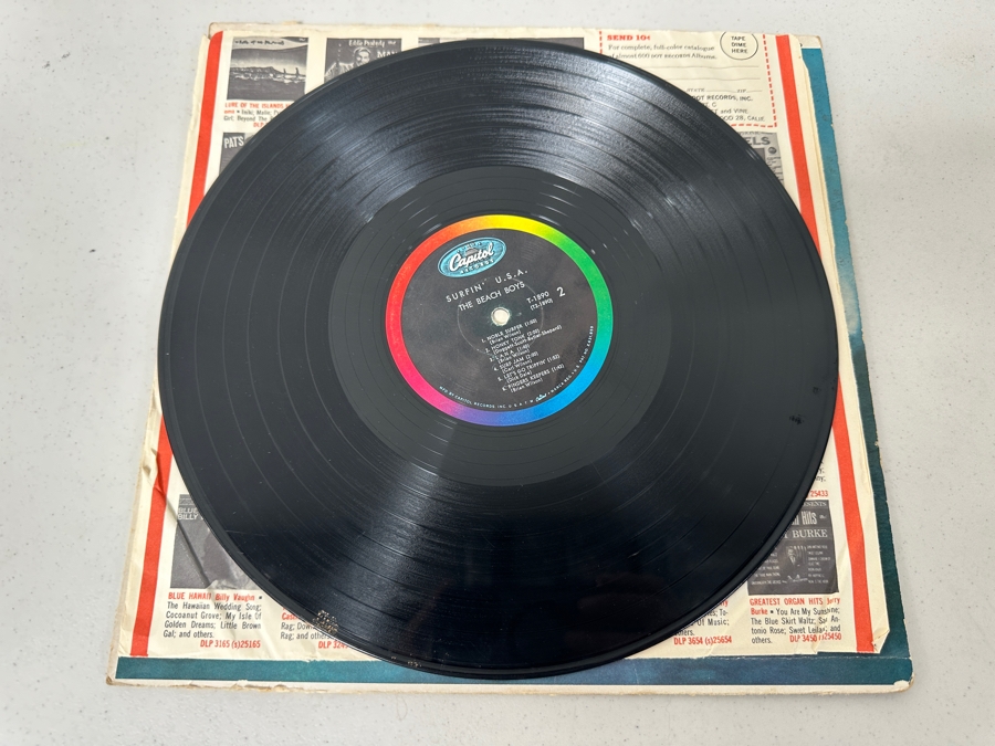 The Beach Boys SURFIN'USA Vinyl Record [Photo 4]