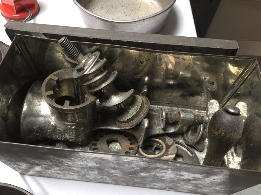 Vintage Kitchen Lot - Includes Wagner Ware Cast Iron Skillet [Photo 4]