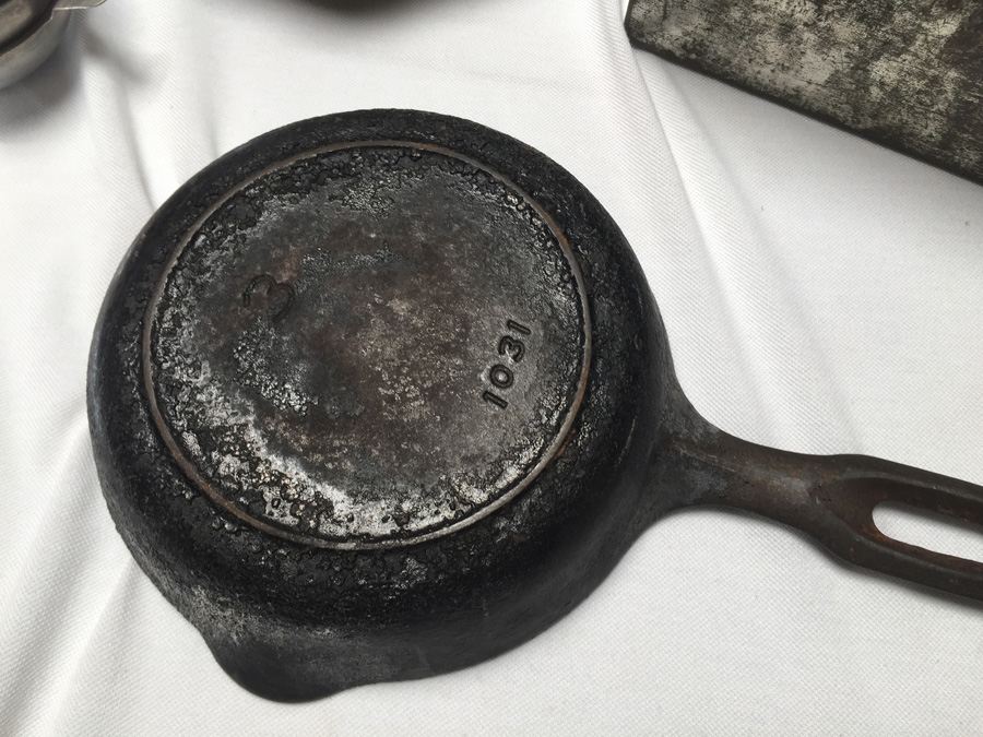 Vintage Kitchen Lot - Includes Wagner Ware Cast Iron Skillet [Photo 5]