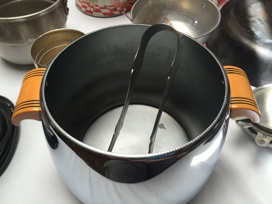 Vintage Kitchen Lot - Includes Wagner Ware Cast Iron Skillet [Photo 18]