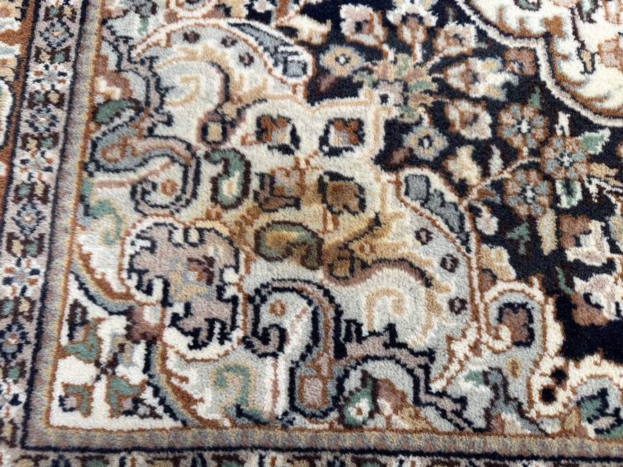 Just Added - Hand Knotted Wool Persian Area Rug 73 X 112 [Photo 6]