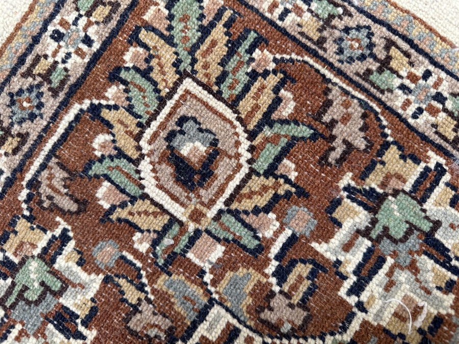 Just Added - Hand Knotted Wool Persian Area Rug 73 X 112 [Photo 8]