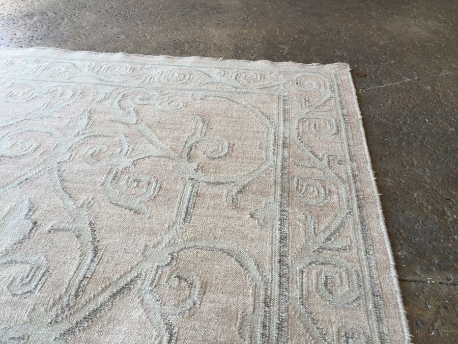 Cream/White Area Rug [Photo 6]