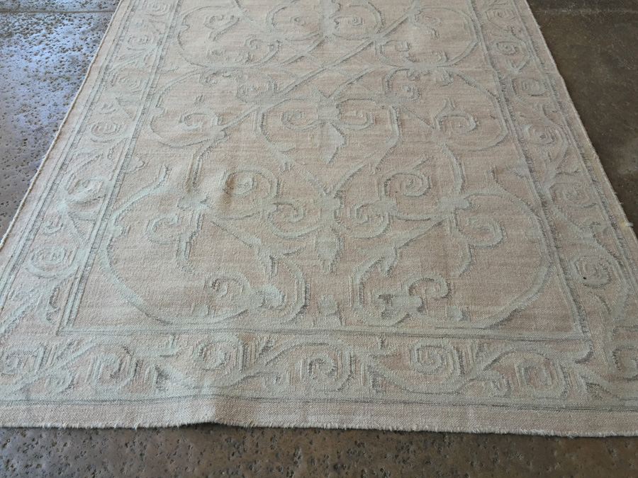 Cream/White Area Rug [Photo 2]