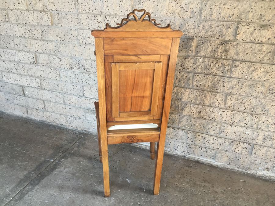 Gorgeous Vintage Wooden Chair [Photo 12]