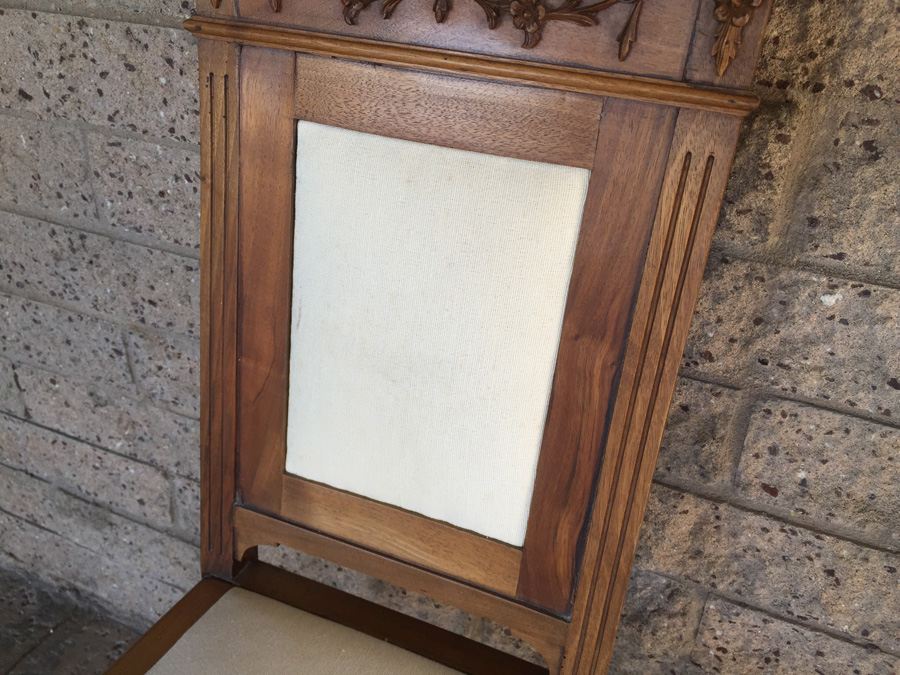 Gorgeous Vintage Wooden Chair [Photo 5]