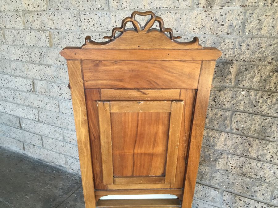 Gorgeous Vintage Wooden Chair [Photo 13]