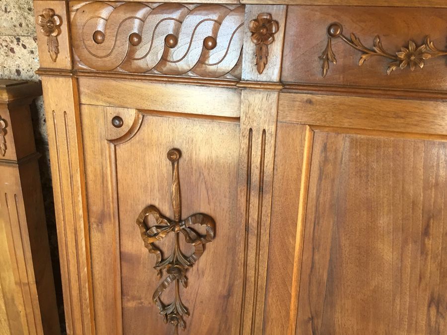 Gorgeous Vintage Twin Headboard and Footboard [Photo 9]