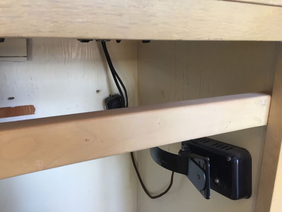 Vintage Pfaff 130 Industrial Sewing Machine and Cabinet With Built In Chair and Sewing Supplies [Photo 15]