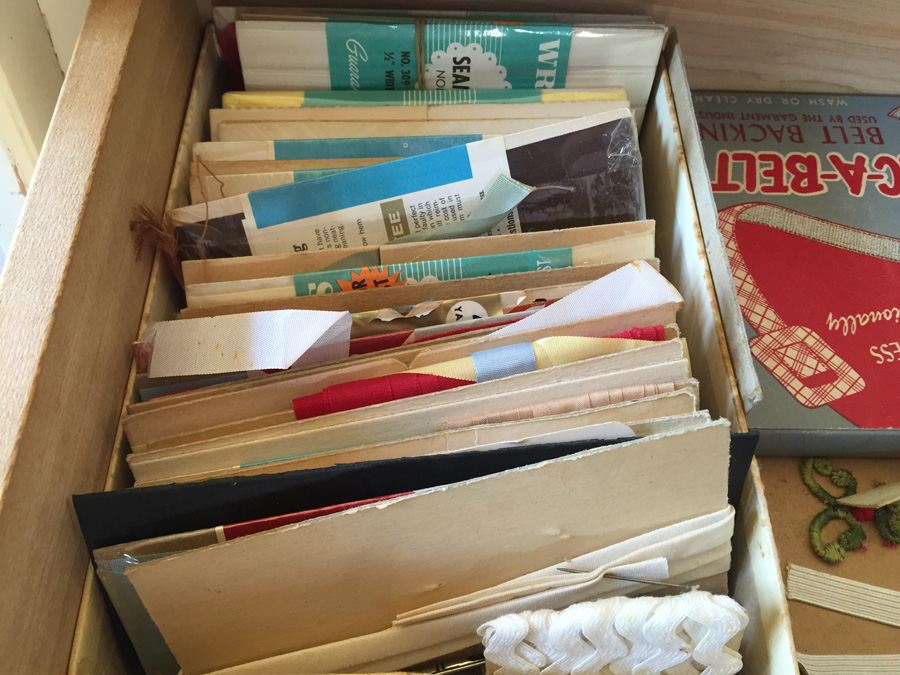 Vintage Pfaff 130 Industrial Sewing Machine and Cabinet With Built In Chair and Sewing Supplies [Photo 34]