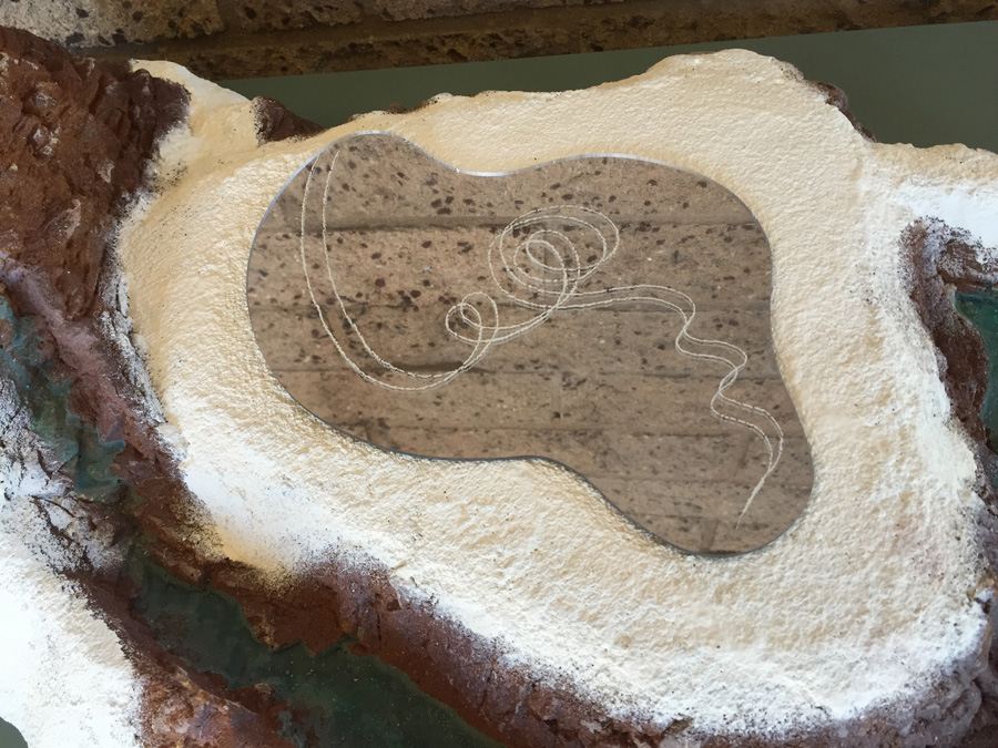 Department 56 52643 Village Mountain Centerpiece [Photo 4]