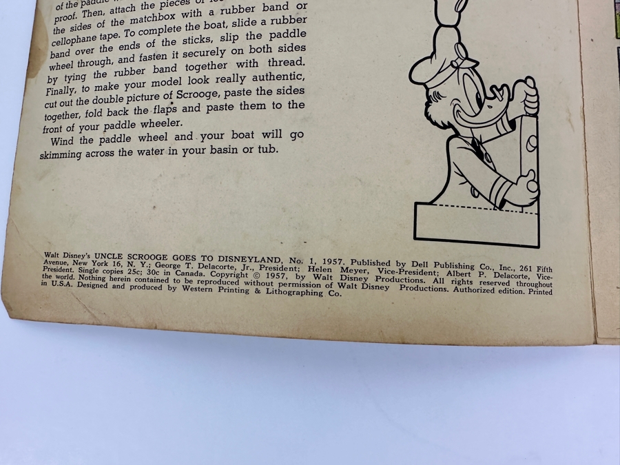 Dell Comics Giant Walt Disney's Uncle Scrooge Goes To Disneyland #1 1957 25 Cent Comic Book [Photo 4]
