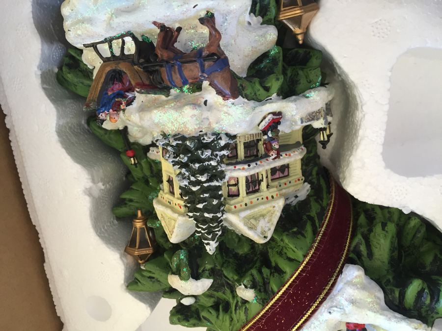 Thomas Kincaid Christmas Wreath [Photo 10]