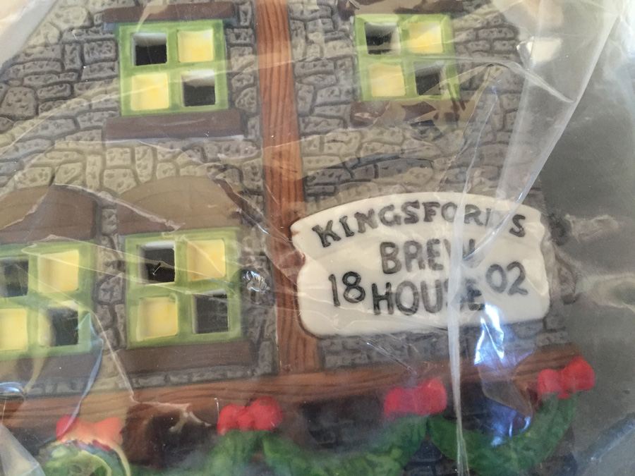 Heritage Village Collection Dickens' Village Series 'Kingsford's Brew House' and 'The Maltings' [Photo 8]