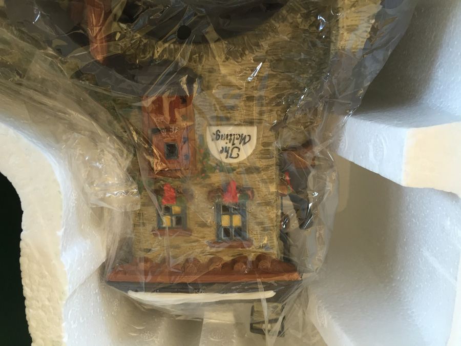 Heritage Village Collection Dickens' Village Series 'Kingsford's Brew House' and 'The Maltings' [Photo 10]