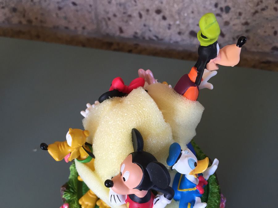 Walt Disney Music Box 'Best of Friends' [Photo 9]