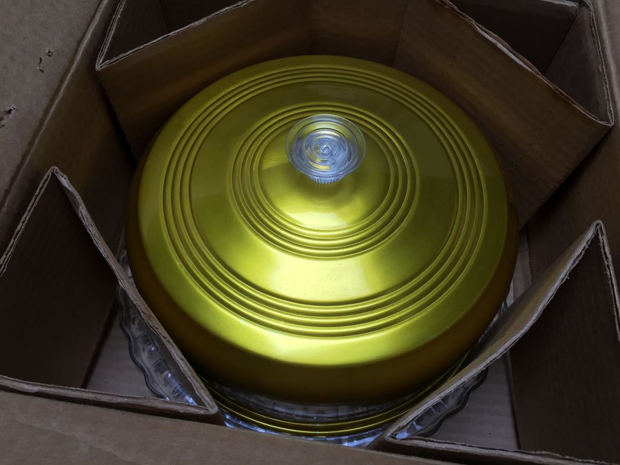 Colorama 'Musicake' Standard Size Plays 'Happy Birthday' Gold New in Box [Photo 2]