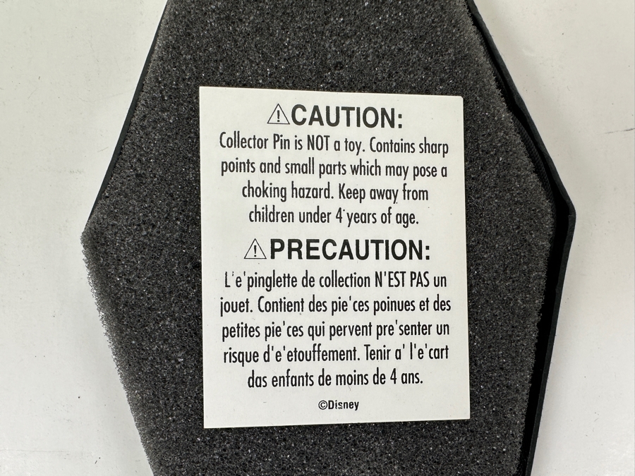 Limited Edition Of 750 Tim Burton's The Nightmare Before Christmas Trading Pin And Ornament September 20, 2004 With Original Casket Box [Photo 6]