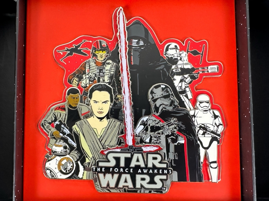 Large Star Wars Limited Edition Of 500 Disney Trading Pin In Original Box Retailed At Disney Parks For $125 [Photo 1]