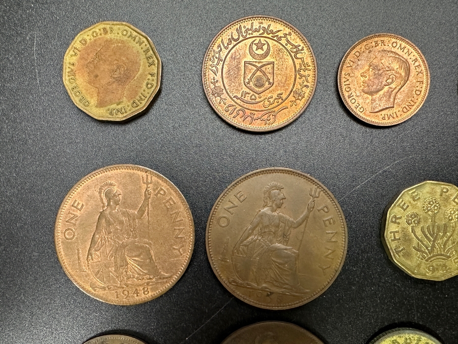 Just Added - (17) Various Foreign Coins [Photo 11]