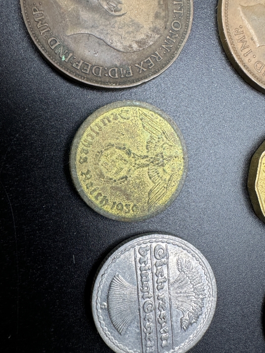 Just Added - (17) Various Foreign Coins [Photo 17]