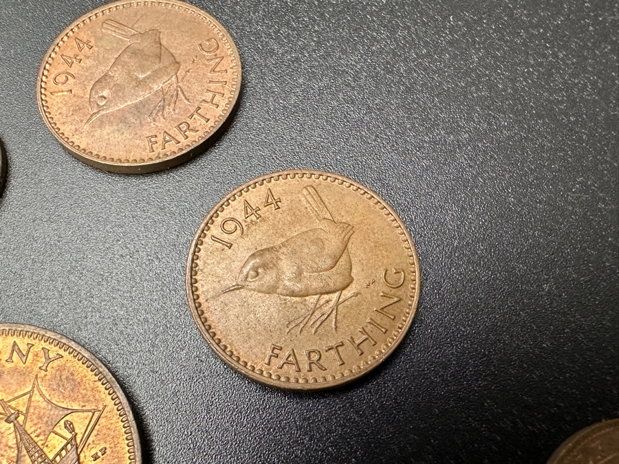 Just Added - (17) Various Foreign Coins [Photo 7]