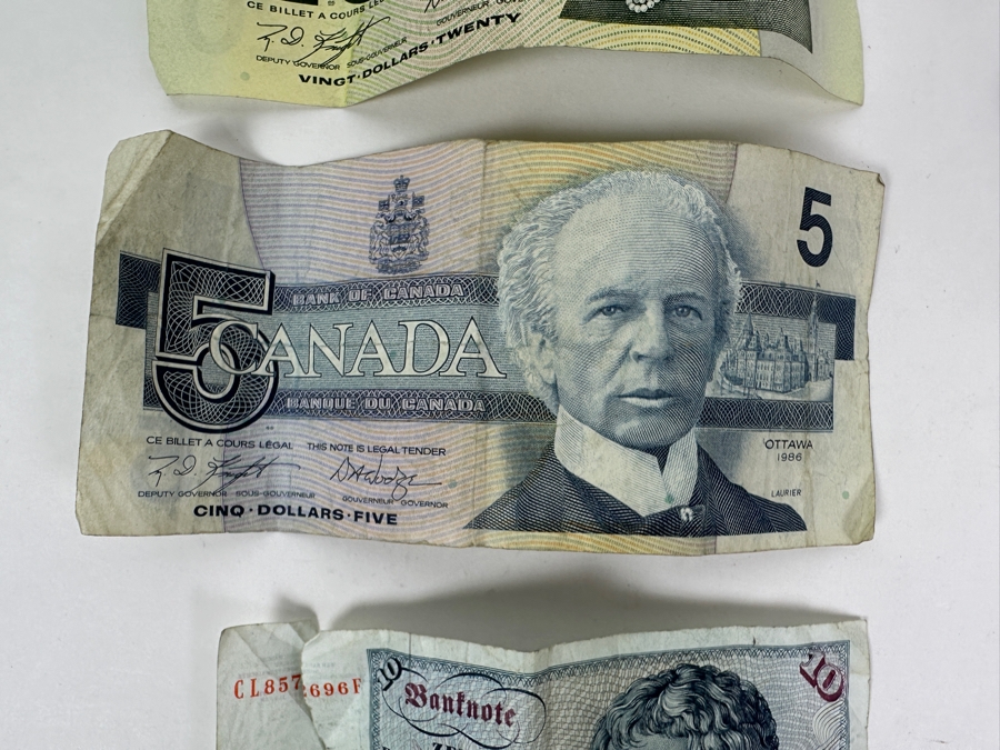 Just Added - Various Foreign Currency & Euro Coins Including 25 Canadian Dollars, 10 German Marks & 23 Euros In Coins [Photo 3]