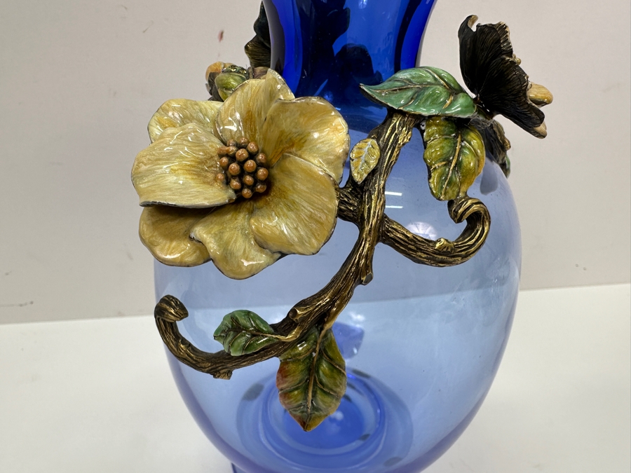 Jay Strongwater Blue Glass Vase With Floral Metal Ornamentation 8.5'H Retails $850 [Photo 4]