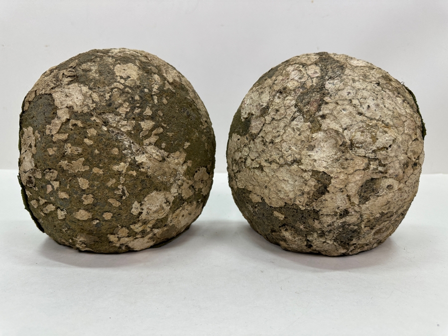 Pair of Amethyst Geode Bookends 6'W x 6.5'H [Photo 7]