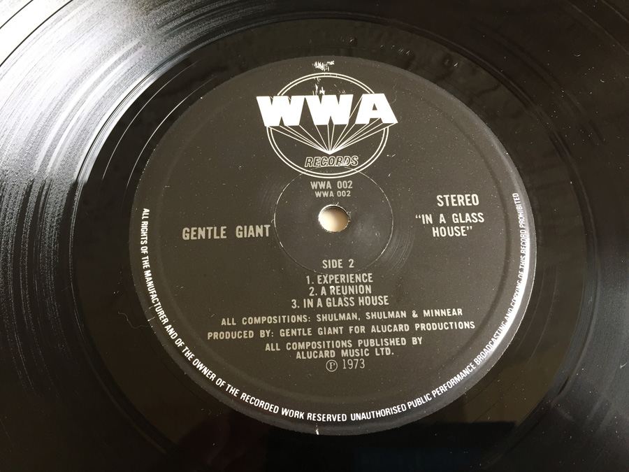 Gentle Giant ‎– In A Glass House - WWA 002 [Photo 9]
