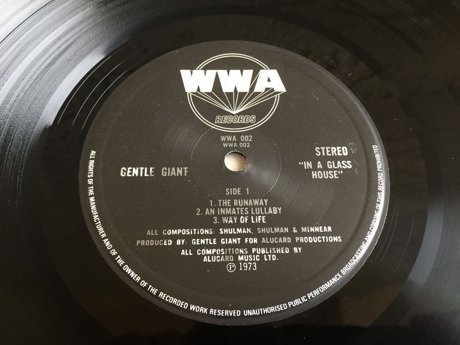 Gentle Giant ‎– In A Glass House - WWA 002 [Photo 7]