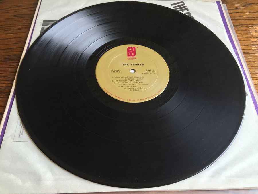 Ebonys, The ‎– The Ebonys - KZ 32419 [Photo 3]