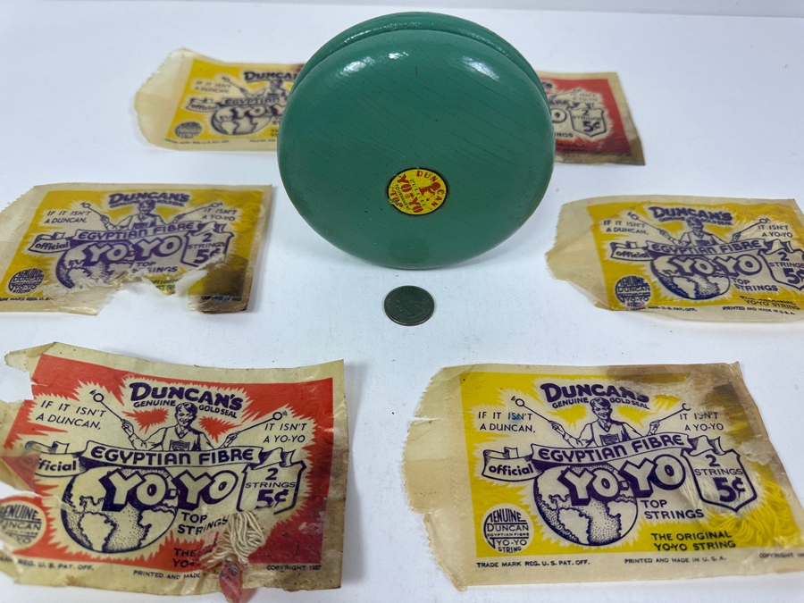Just Added - Original Oversized Wooden Duncan Yo-Yo YoYo 4.5'W With Six New Old Stock Duncan Egyptian Fibre Yo-Yo Strings [Photo 12]