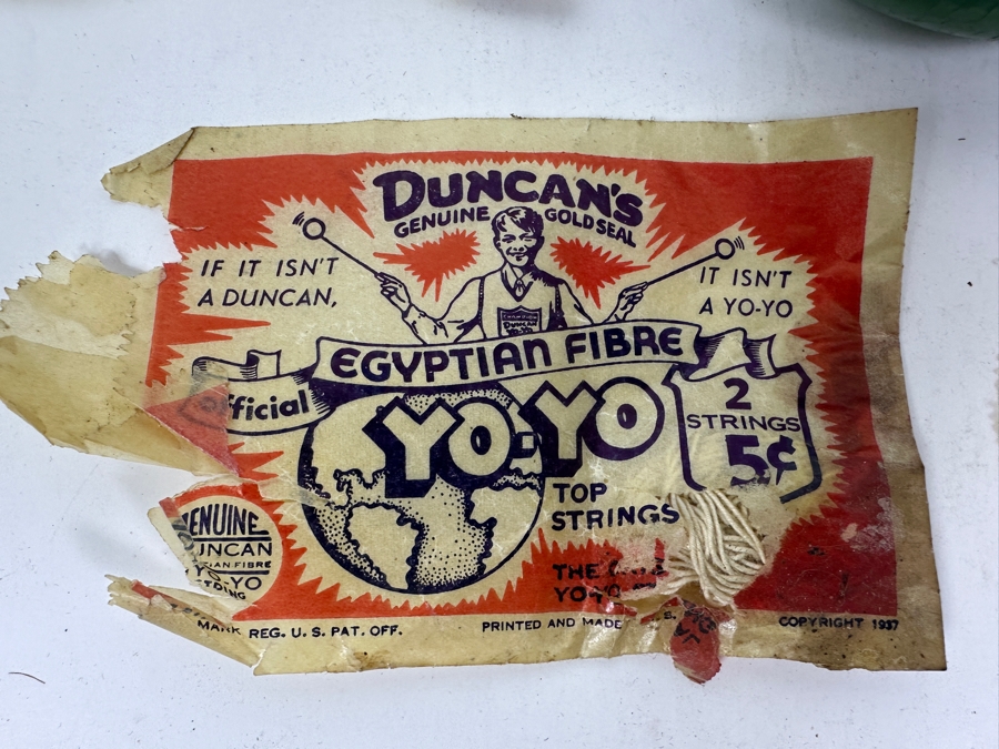 Just Added - Original Oversized Wooden Duncan Yo-Yo YoYo 4.5'W With Six New Old Stock Duncan Egyptian Fibre Yo-Yo Strings [Photo 9]