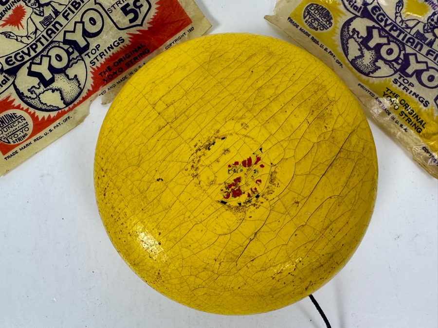 Just Added - Original Oversized Wooden Duncan Yo-Yo YoYo 4.5'W With Two New Old Stock Duncan Egyptian Fibre Yo-Yo Strings	 [Photo 2]