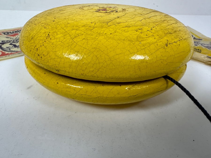 Just Added - Original Oversized Wooden Duncan Yo-Yo YoYo 4.5'W With Two New Old Stock Duncan Egyptian Fibre Yo-Yo Strings	 [Photo 4]